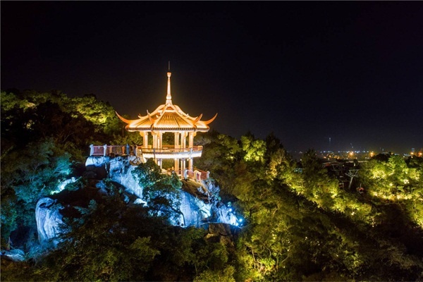公园景观照明应达到整体协调融洽 公园景观照明应达到整体协调融洽